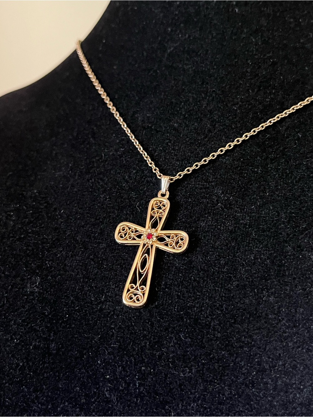 Vintage Sarah Coventry Gold & Glass Filigree Cross Necklace